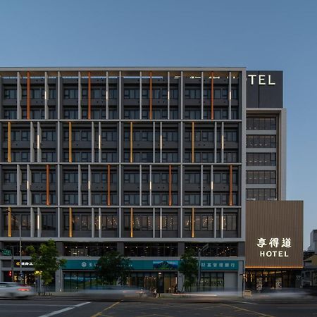 In Joy Hotel Taichung Exterior photo